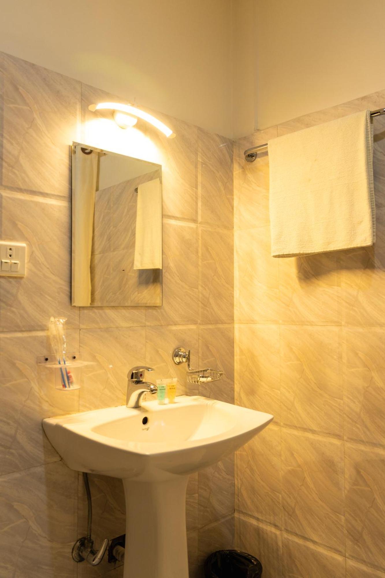 Hotel Maden Inn Itahari Εξωτερικό φωτογραφία